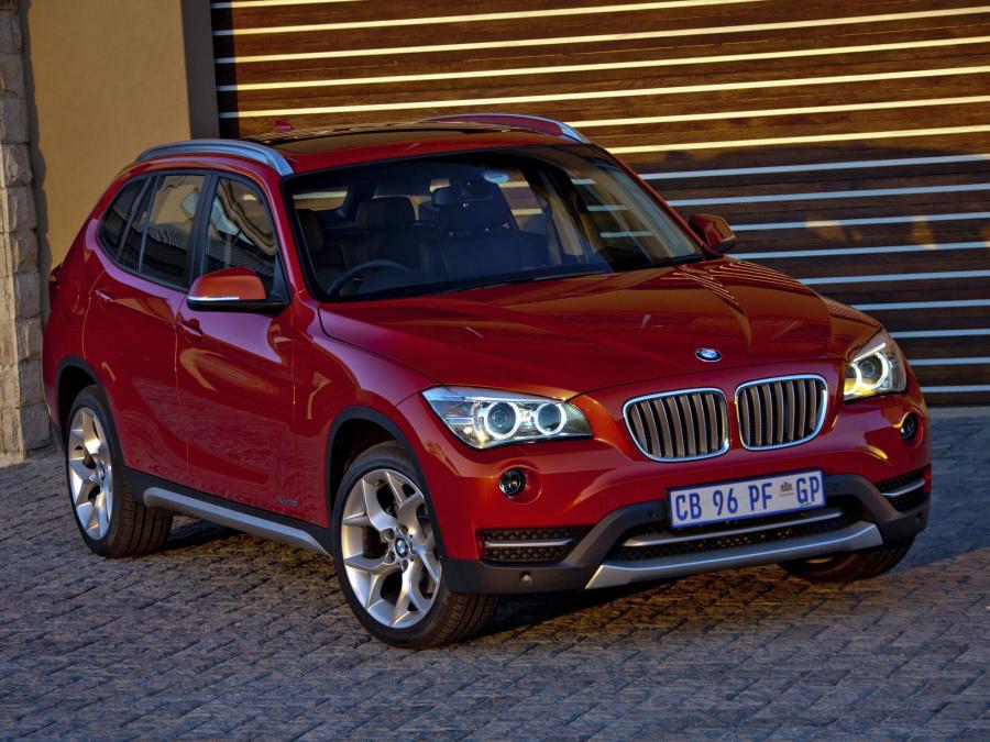  BMW X1 xDrive20i xLine (E84) 2012 года  (ZA) (фото 12 из 17)